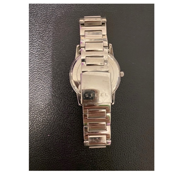 ‘Pre-Owned Men’s Guess Watch’⌚️ - Picture 6 of 9